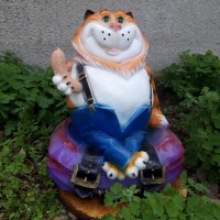 Кот на чемодане садовая фигура 